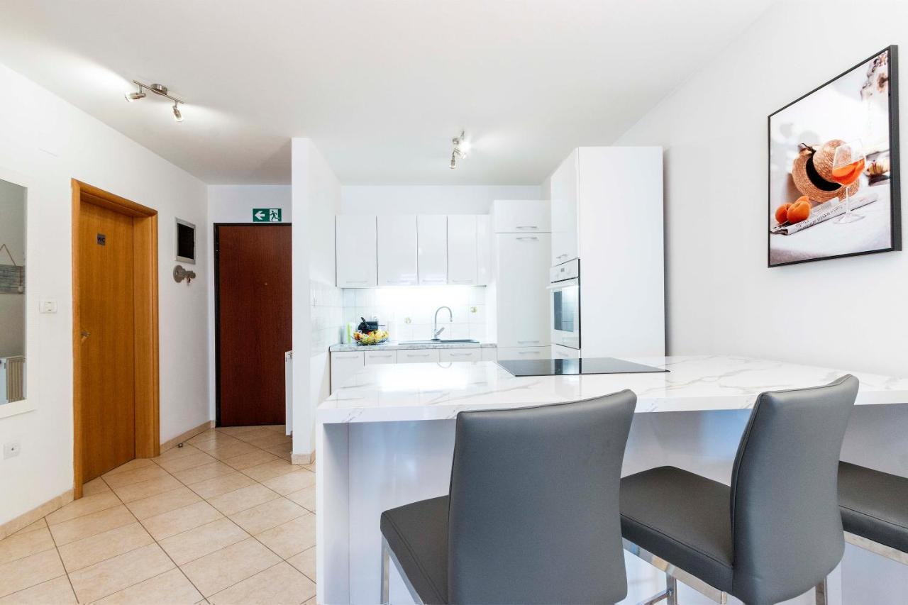 Apartment Elena Πούλα Εξωτερικό φωτογραφία